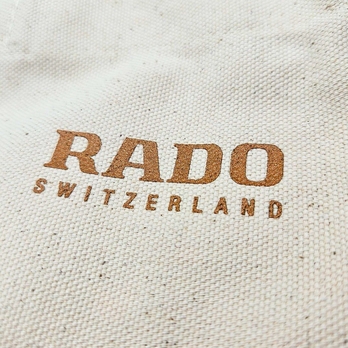 Złota farba, mieniący efekt