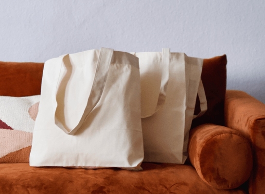 Nasze produkty bawełniane we wnętrzach - element reklamowy, dekoracja, produkt użytkowy